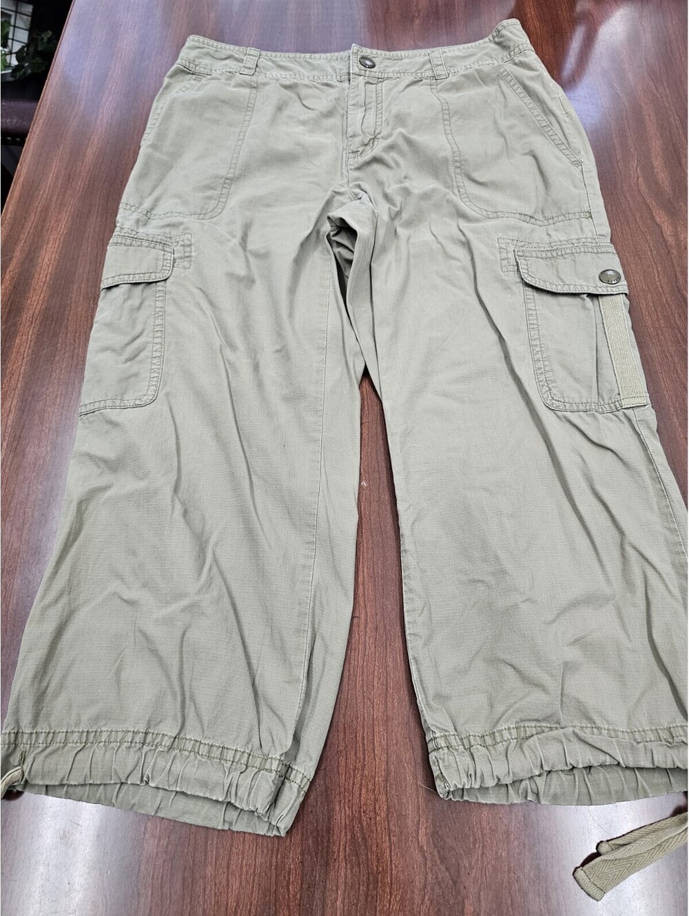 Chaps Capri Pants Womens Size 4 Green Cargo Cropped Casual Outdoor Utility